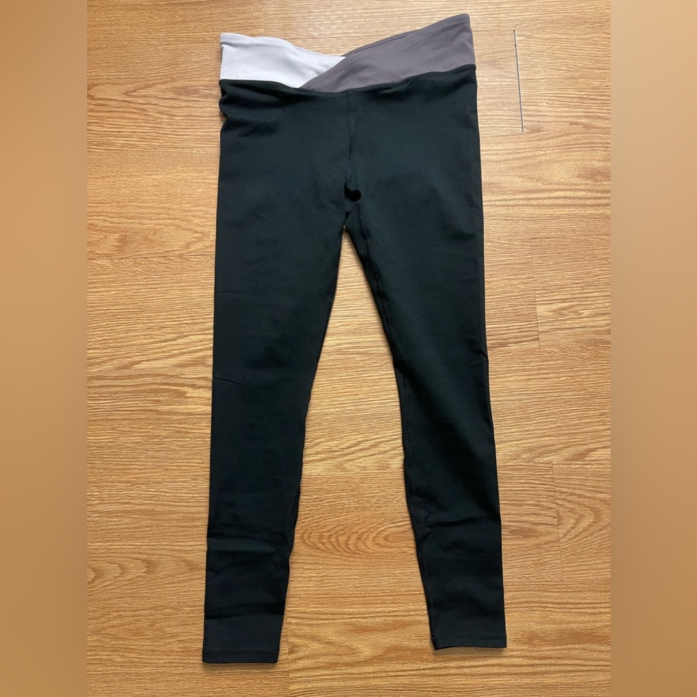 Fabletics Winn II Solid Powerhold Legging. Size: S